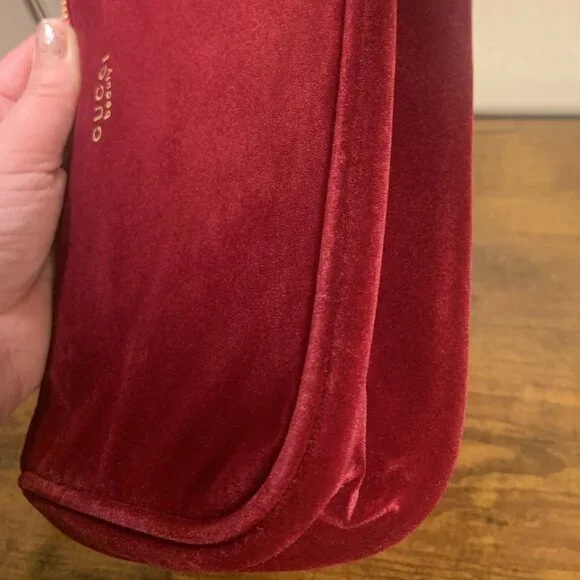 Velvet Gucci Beauty Limited Edition Makeup Bag - Picture 5 of 10